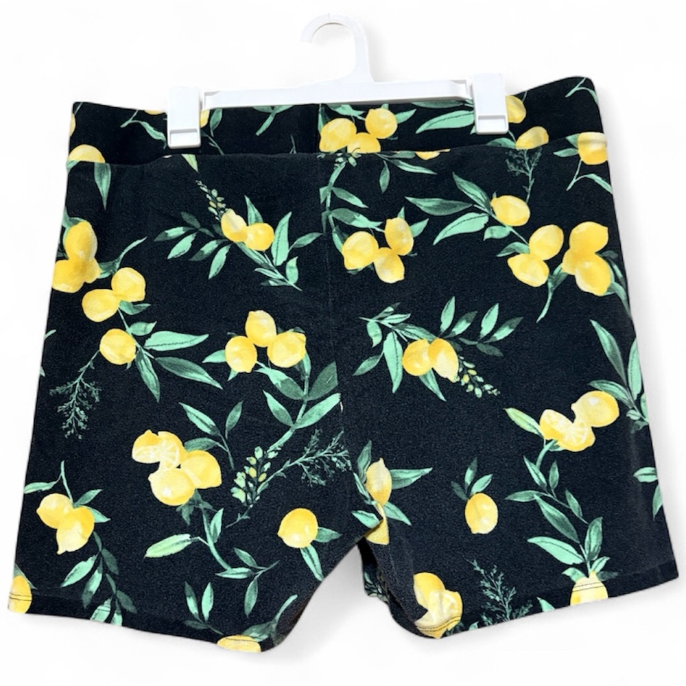 Torrid Lemon Print 15” Bike Shorts – Size 3 (3X) | Plus Size Activewear - Picture 3 of 4